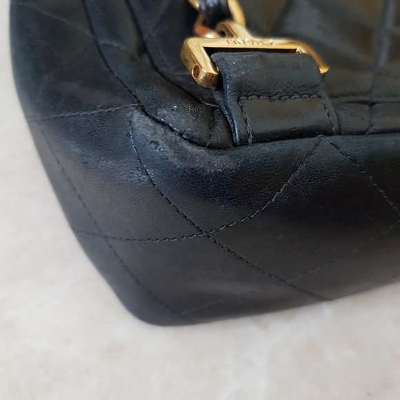 AUTHENTIC 1995 VINTAGE CHANEL CLASSIC LAMBSKIN FLAP BACKPACK WITH GHW - Picture 6 of 16